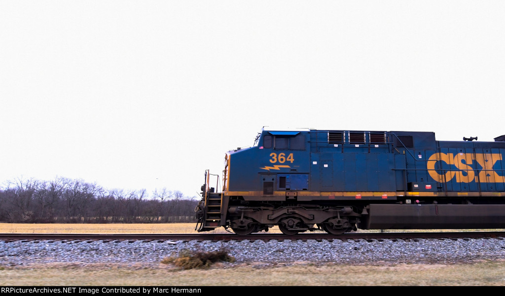 CSX 364 leads D995